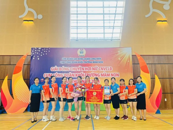 Công đoàn trường tham gia giải bóng chuyền nữ CNVC